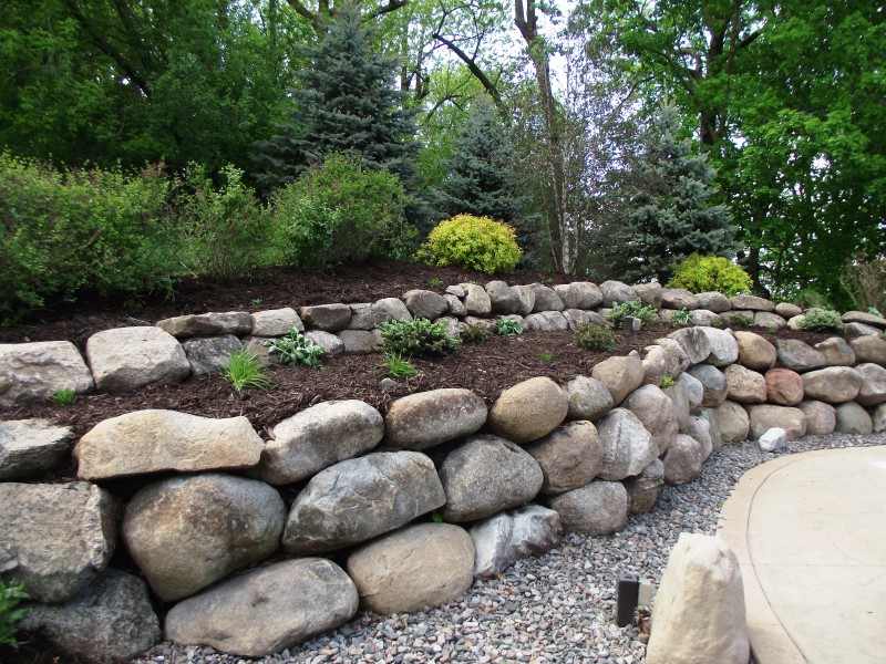 You are currently viewing Unearthing the Beauty of Natural Stone in Boulder Wall Construction